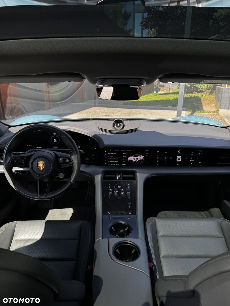 Porsche Taycan - 9
