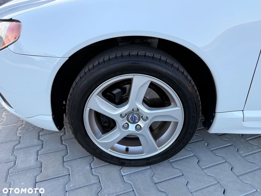 Volvo V70 D3 Momentum - 16