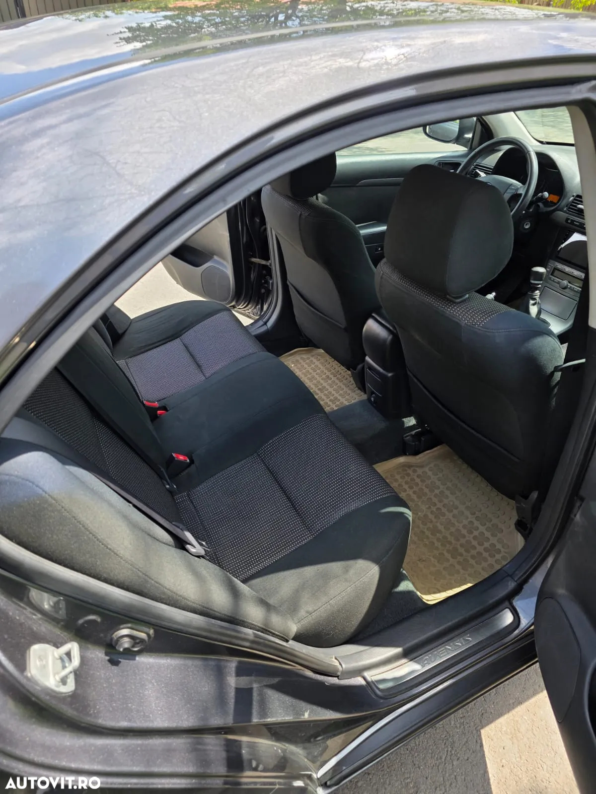 Toyota Avensis - 10