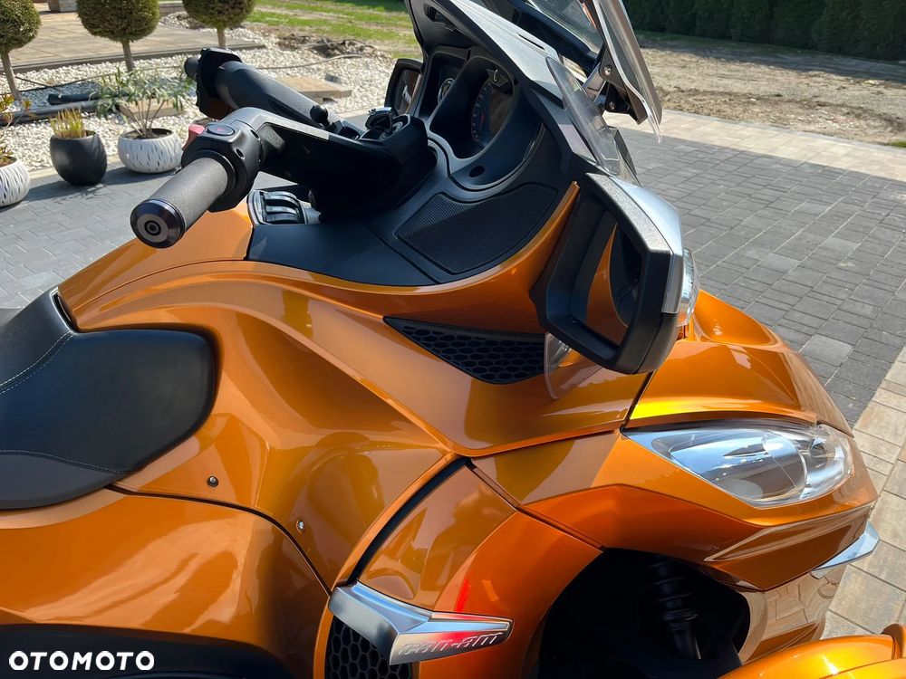 Can-Am Spyder - 21