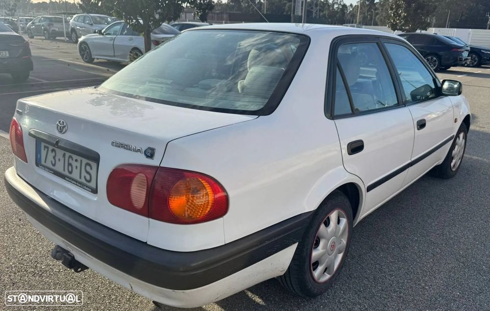 Toyota Corolla Sedan 1.3 Terra AC - 3