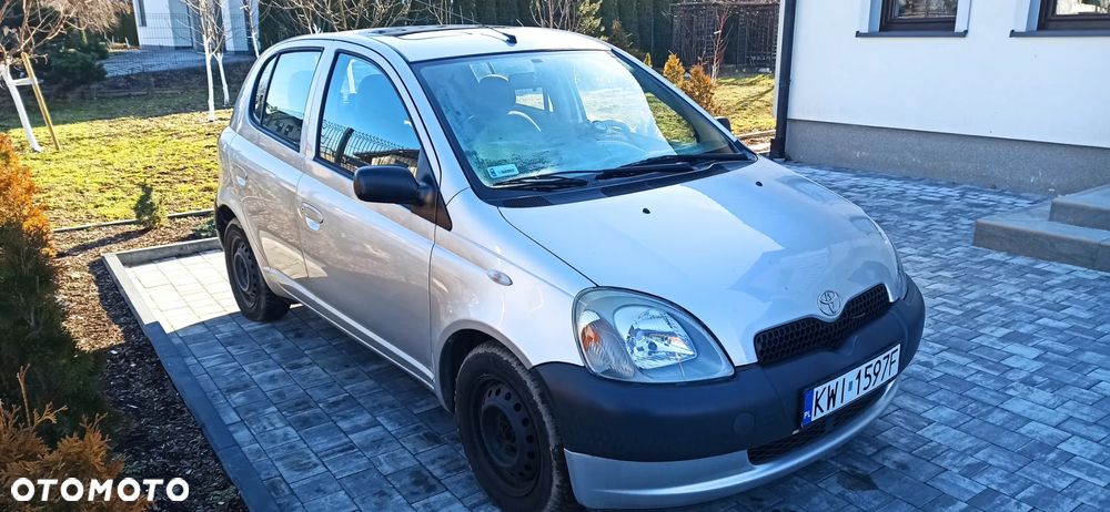 Toyota Yaris 1.0 Base - 11