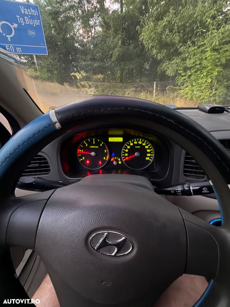 Hyundai Accent MC 1.5 CRDI 4DR GL COMFORT - 1