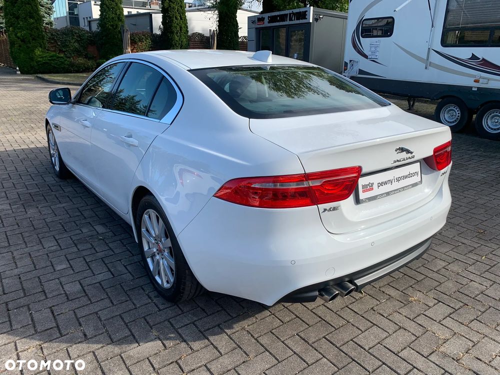 Jaguar XE 2.0 D Prestige - 2