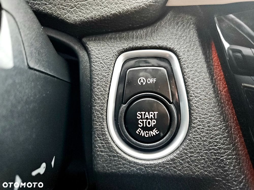 BMW Seria 3 320d Sport Line - 38