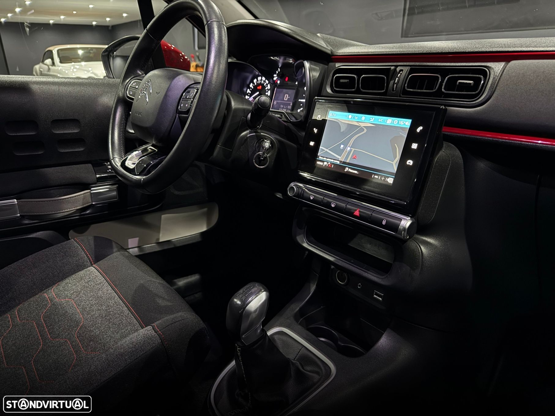 Citroën C3 1.2 PureTech Shine - 26