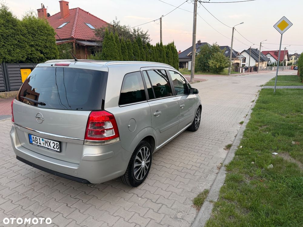 Opel Zafira 1.8 Easytronic Family Plus - 2