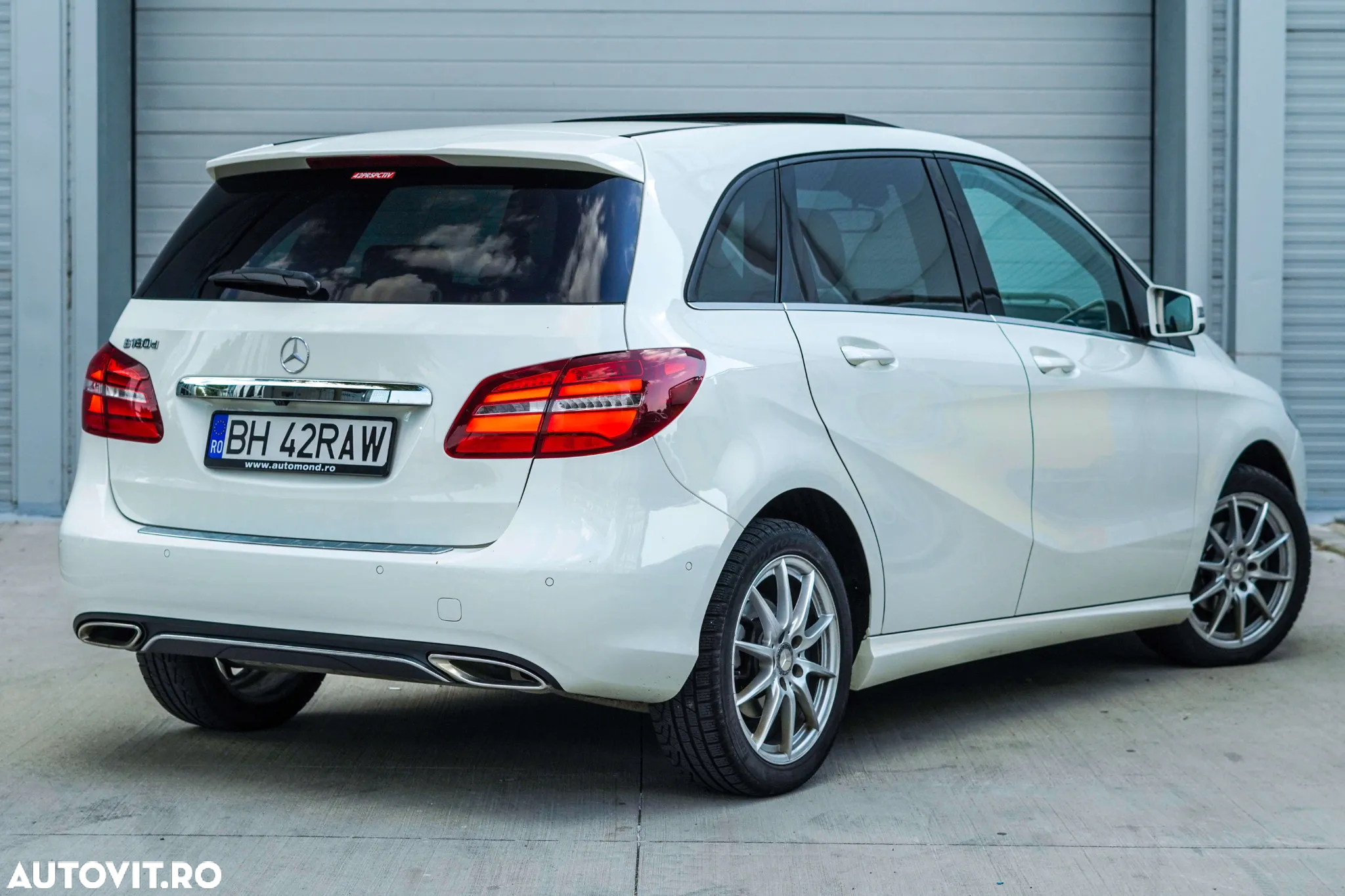 Mercedes-Benz B - 8