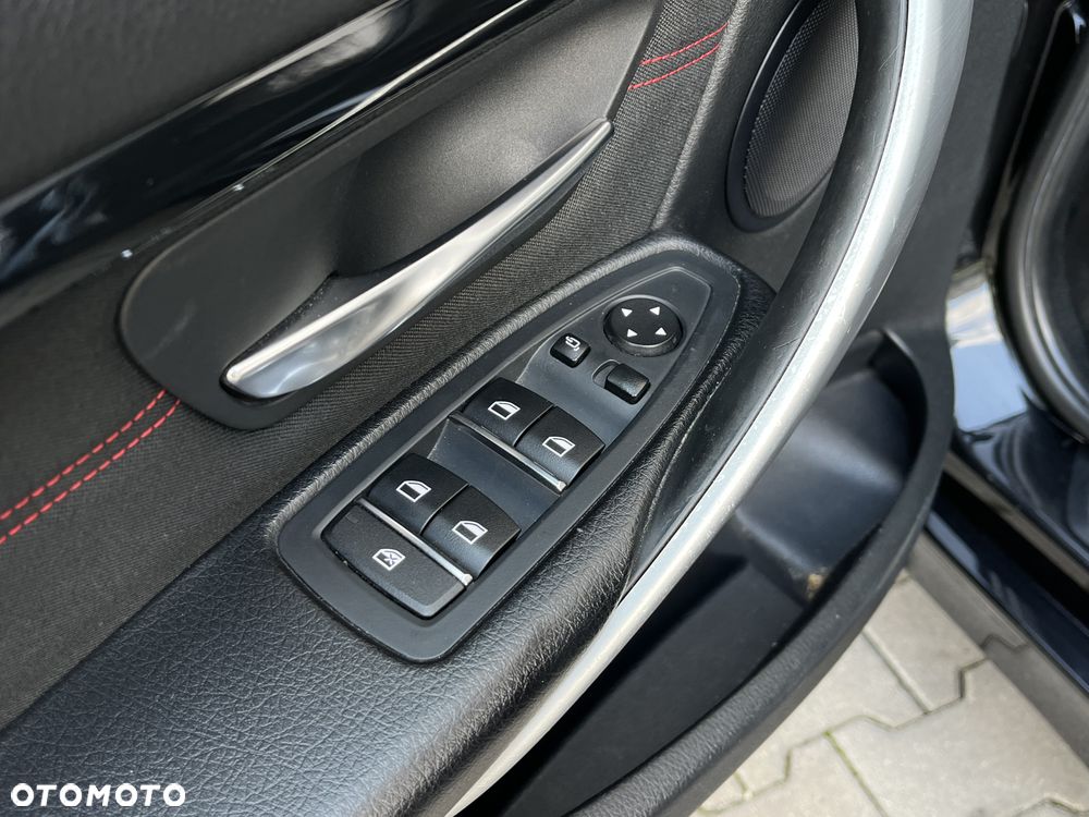 BMW Seria 3 320d Sport Line Shadow - 15