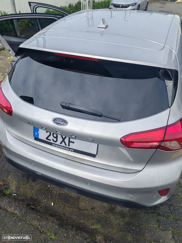 Ford Focus 1.5 TDCi ECOBlue Business - 4
