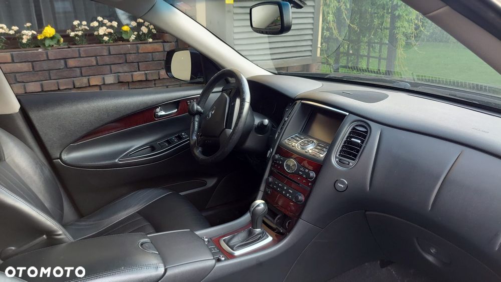 Infiniti Q50 - 9
