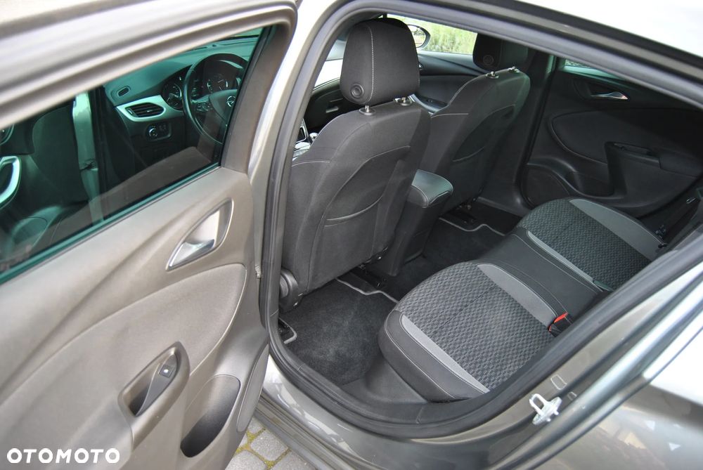 Opel Astra 1.5 D Start/Stop Sports Tourer Edition - 16