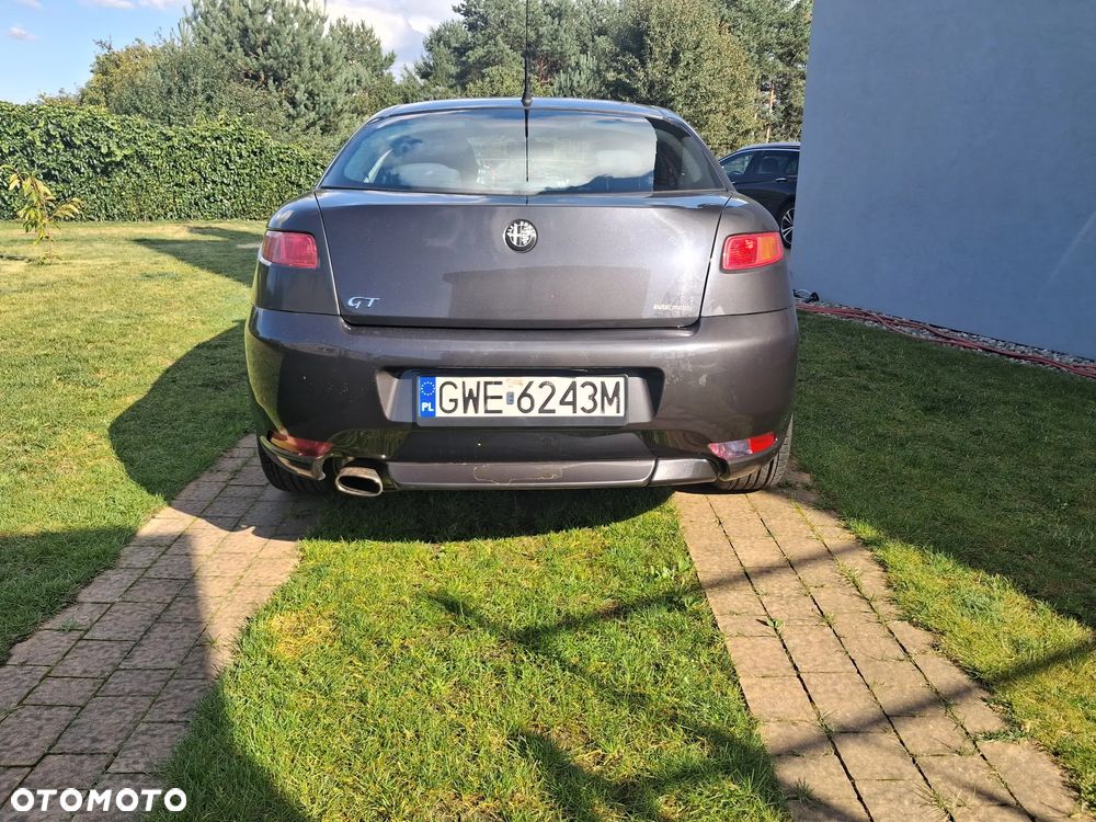 Alfa Romeo GT - 16