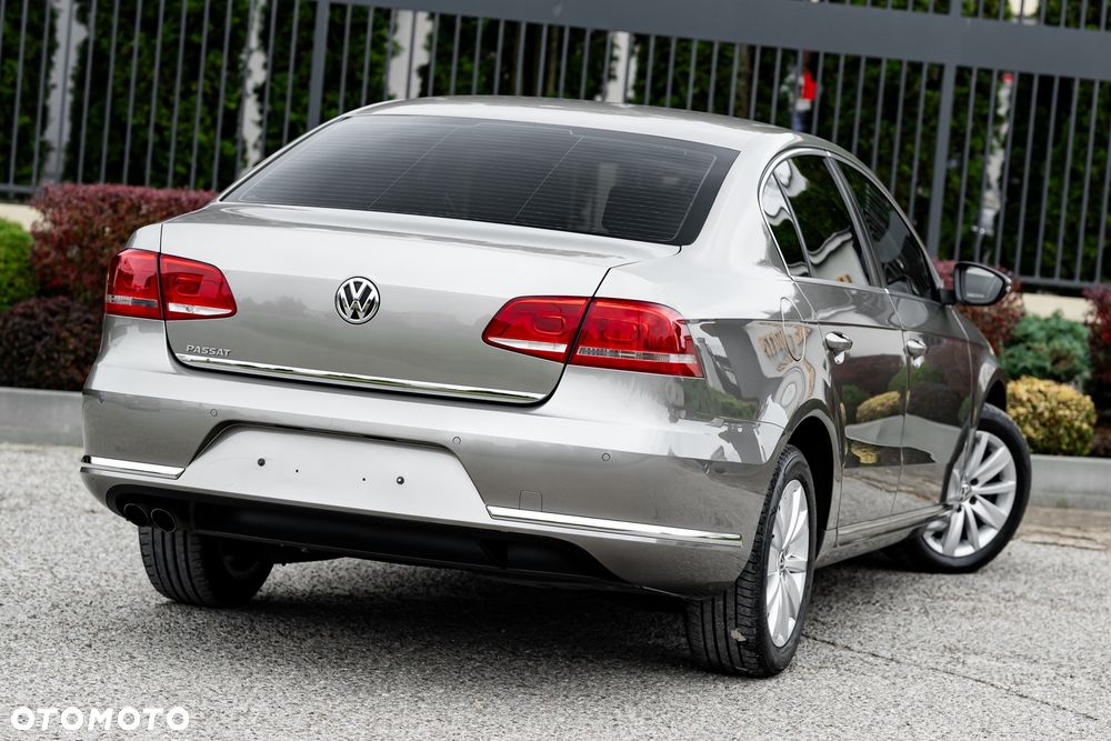 Volkswagen Passat 2.0 Blue TDI SCR Highline - 12