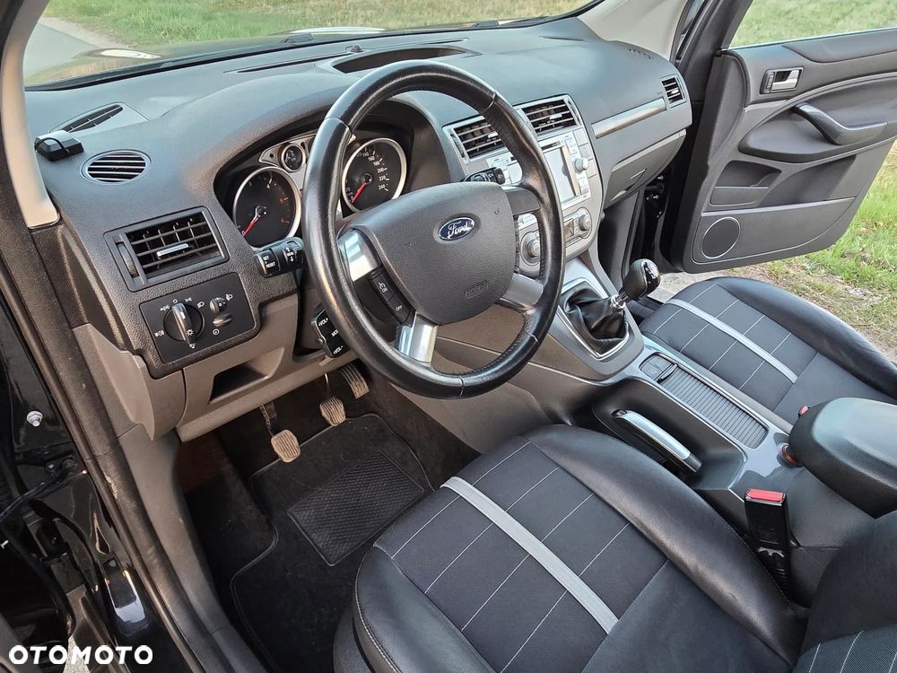 Ford Kuga 2.0 TDCi 4x4 Titanium - 12