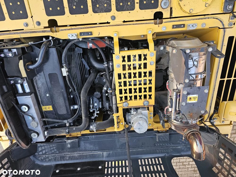 Komatsu PC 210LC-10 Plus - 11