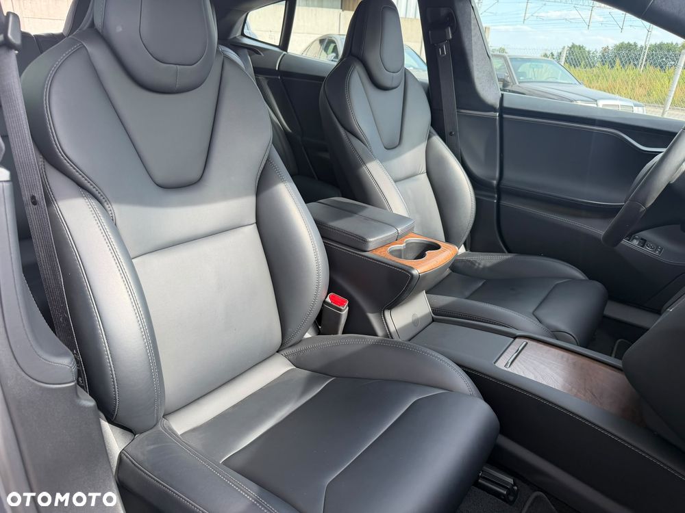 Tesla Model S - 16