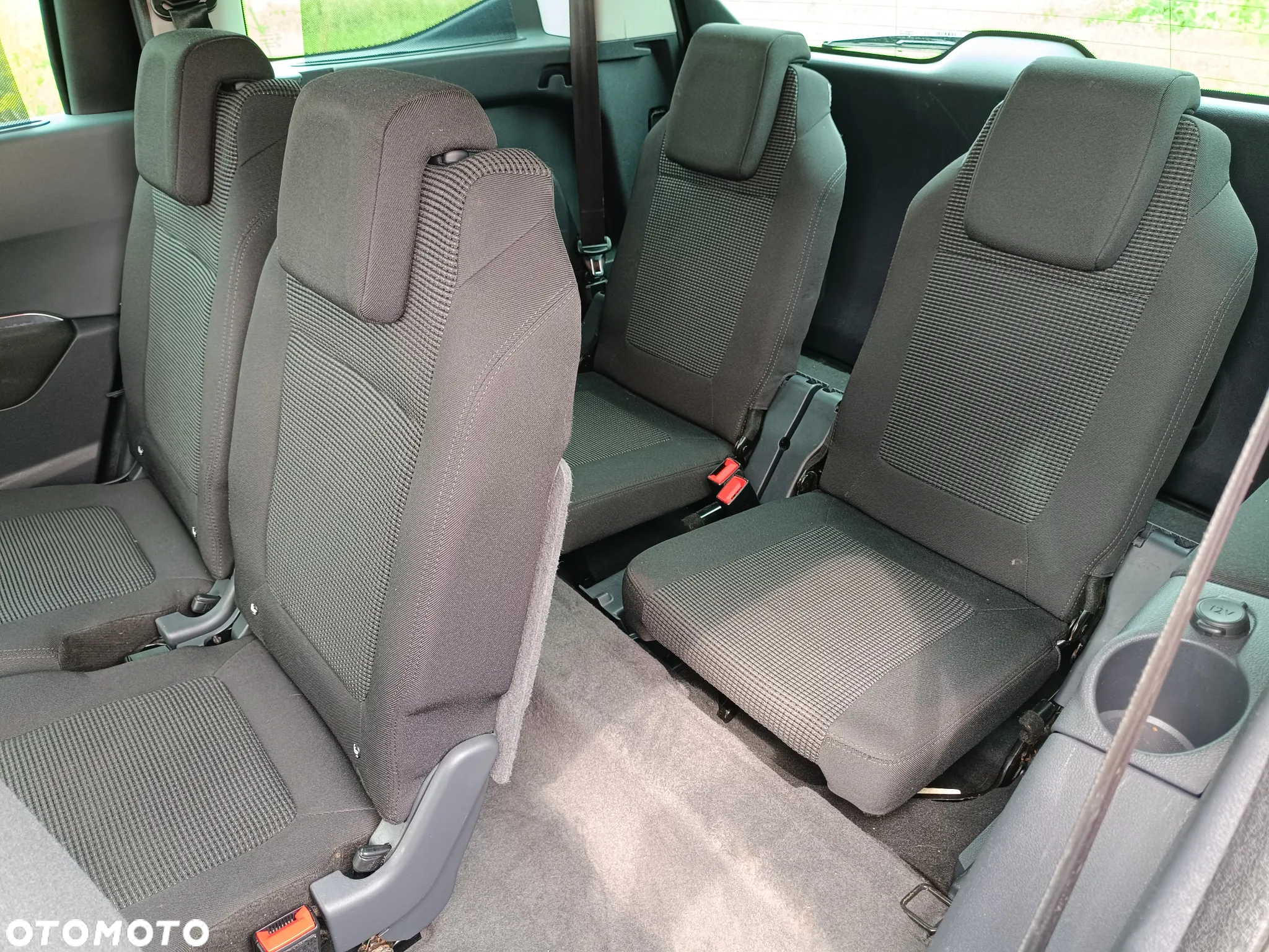 Peugeot 5008 1.6 THP Allure 7os - 16