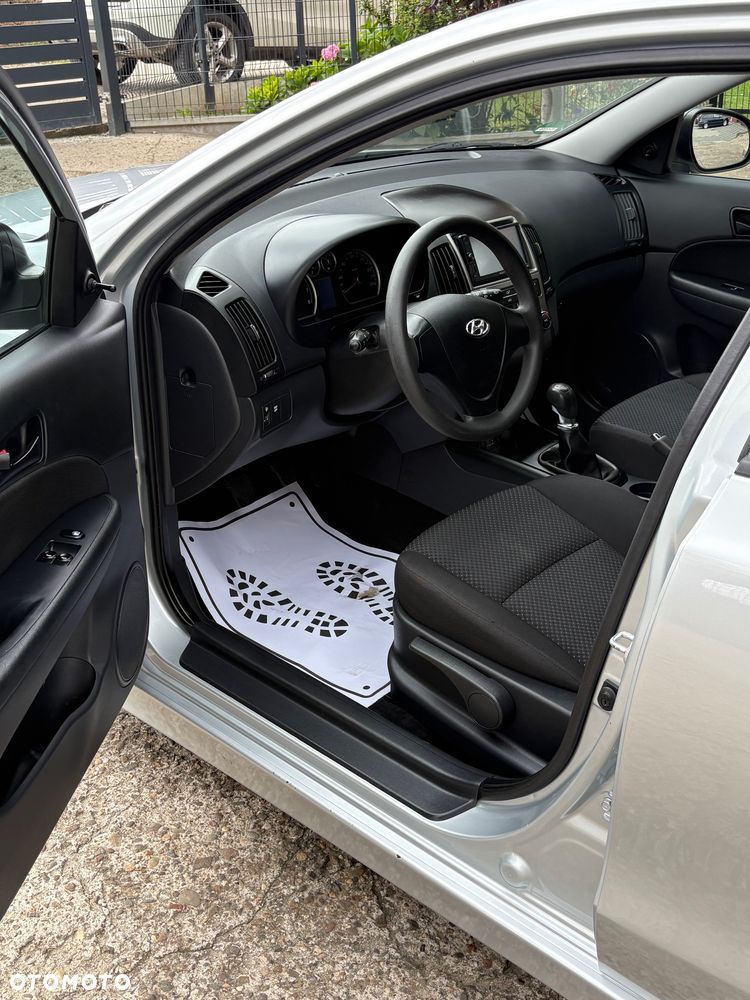 Hyundai i30 1.4 Classic + - 38