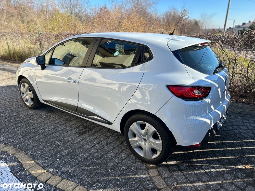 Renault Clio 1.2 16V 75 Collection - 6