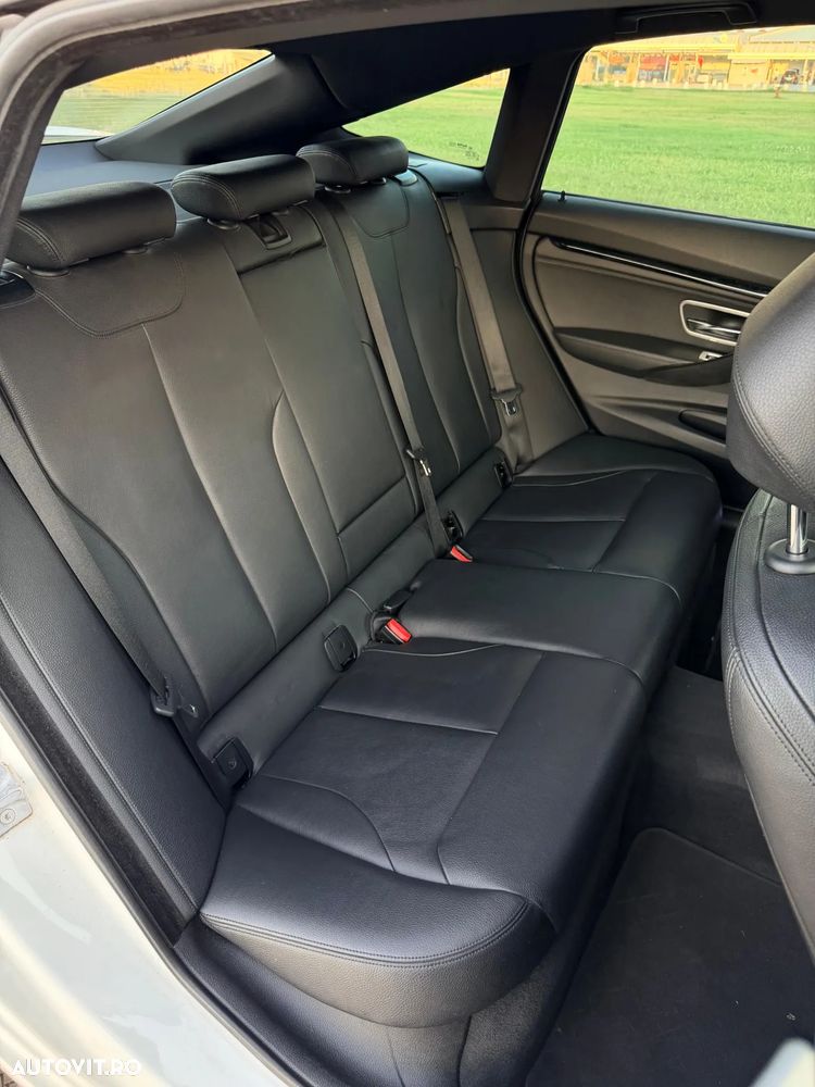 BMW Seria 3 320d Aut. Sport Line - 30