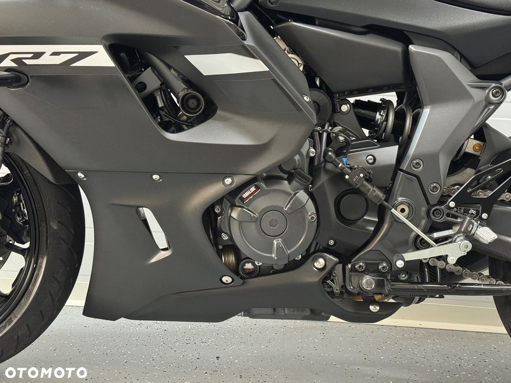 Yamaha R7 - 23