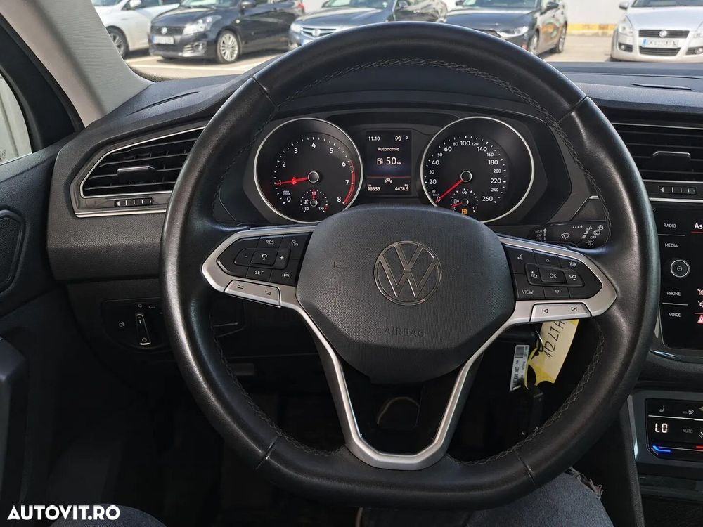 Volkswagen Tiguan - 14