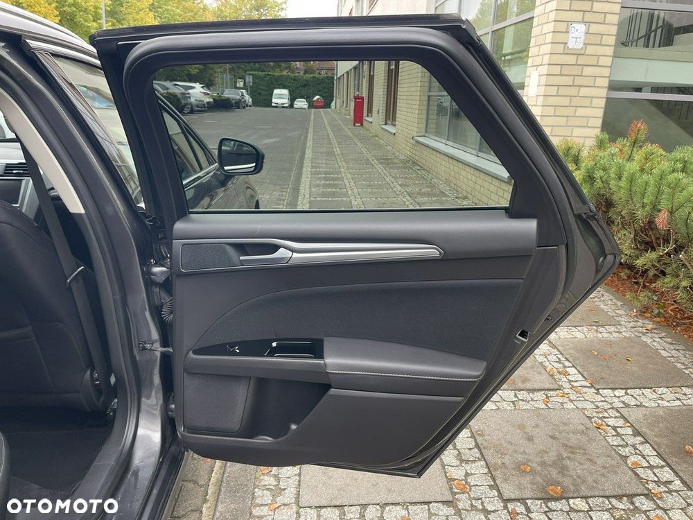 Ford Mondeo - 25