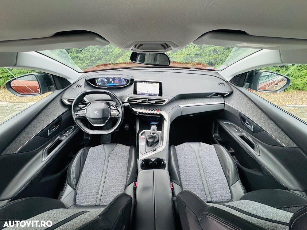 Peugeot 3008 PureTech 130 Stop & Start GPF Allure Pack - 17