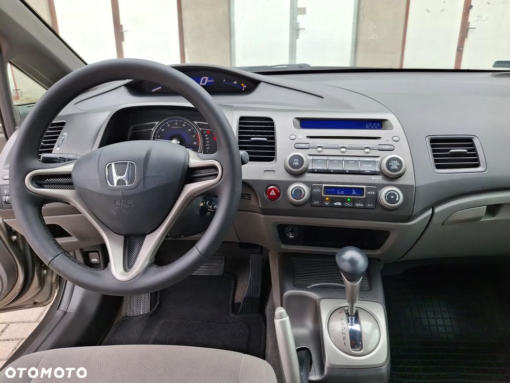 Honda Civic 1.8 Comfort - 23