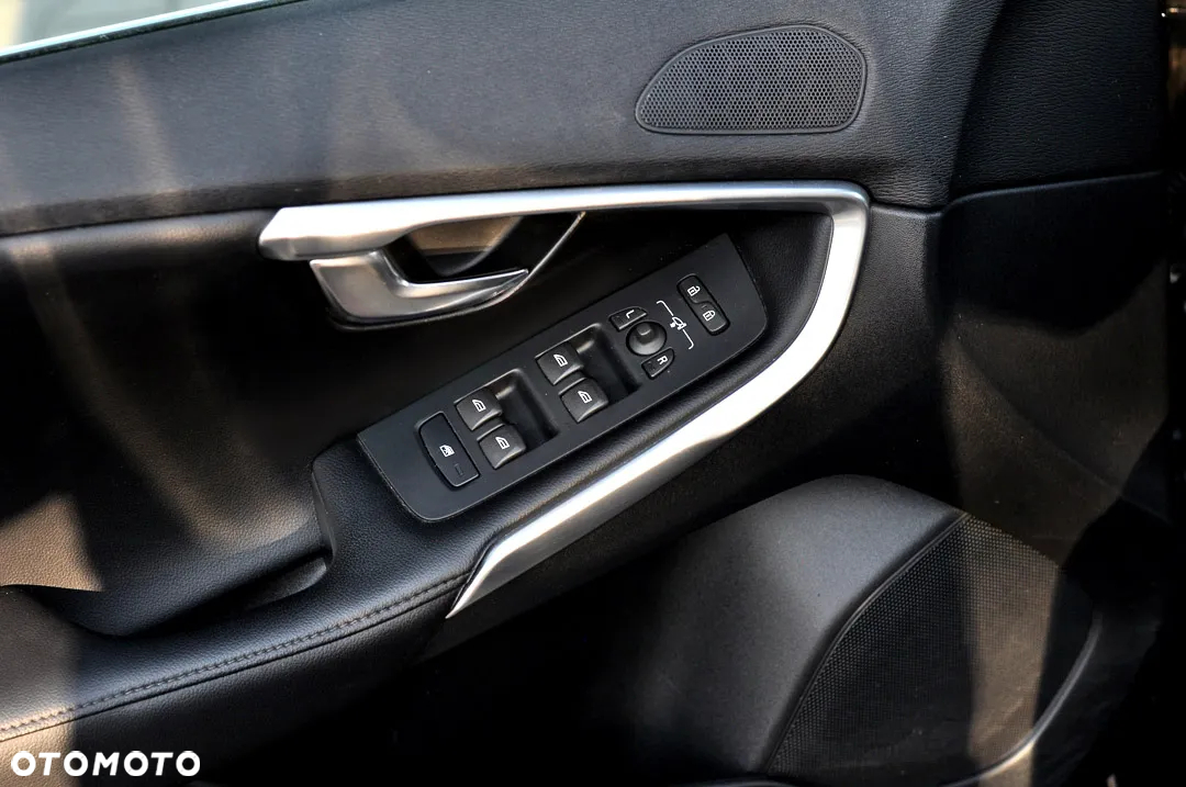 Volvo V40 D2 Drive-E Summum - 5