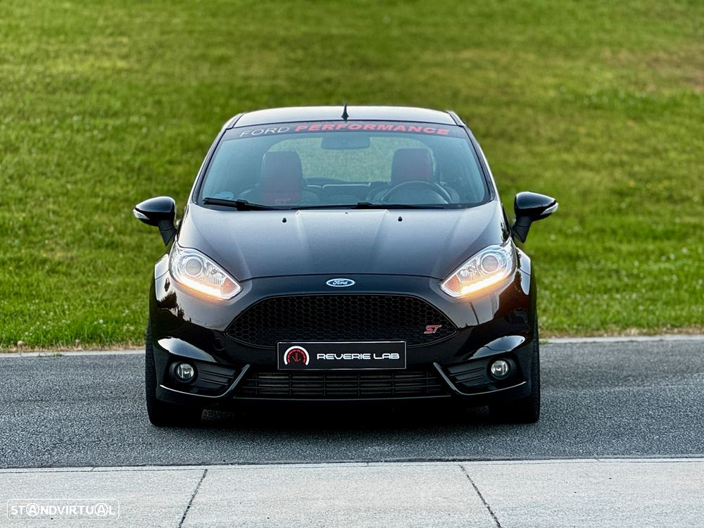 Ford Fiesta 1.6 EcoBoost c/ Pack Pele Desportiva ST — fotografia 2