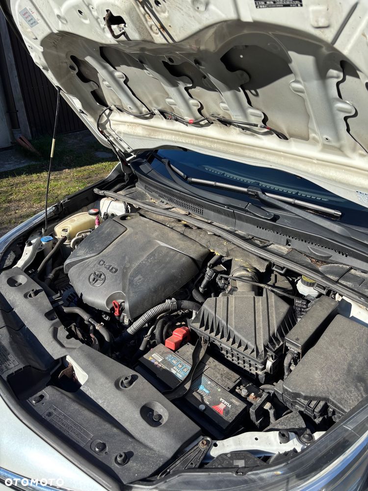 Toyota Avensis 2.0 D-4D Premium - 8