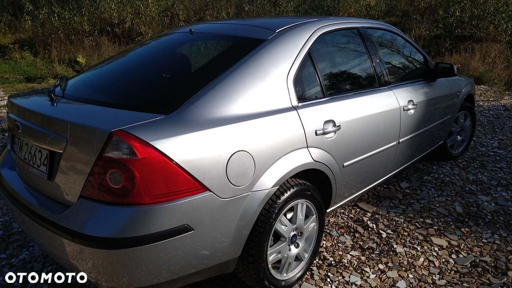 Ford Mondeo 1.8 Ghia - 2