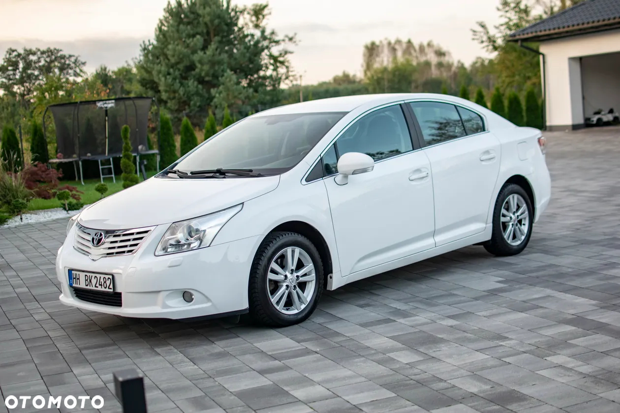 Toyota Avensis - 25