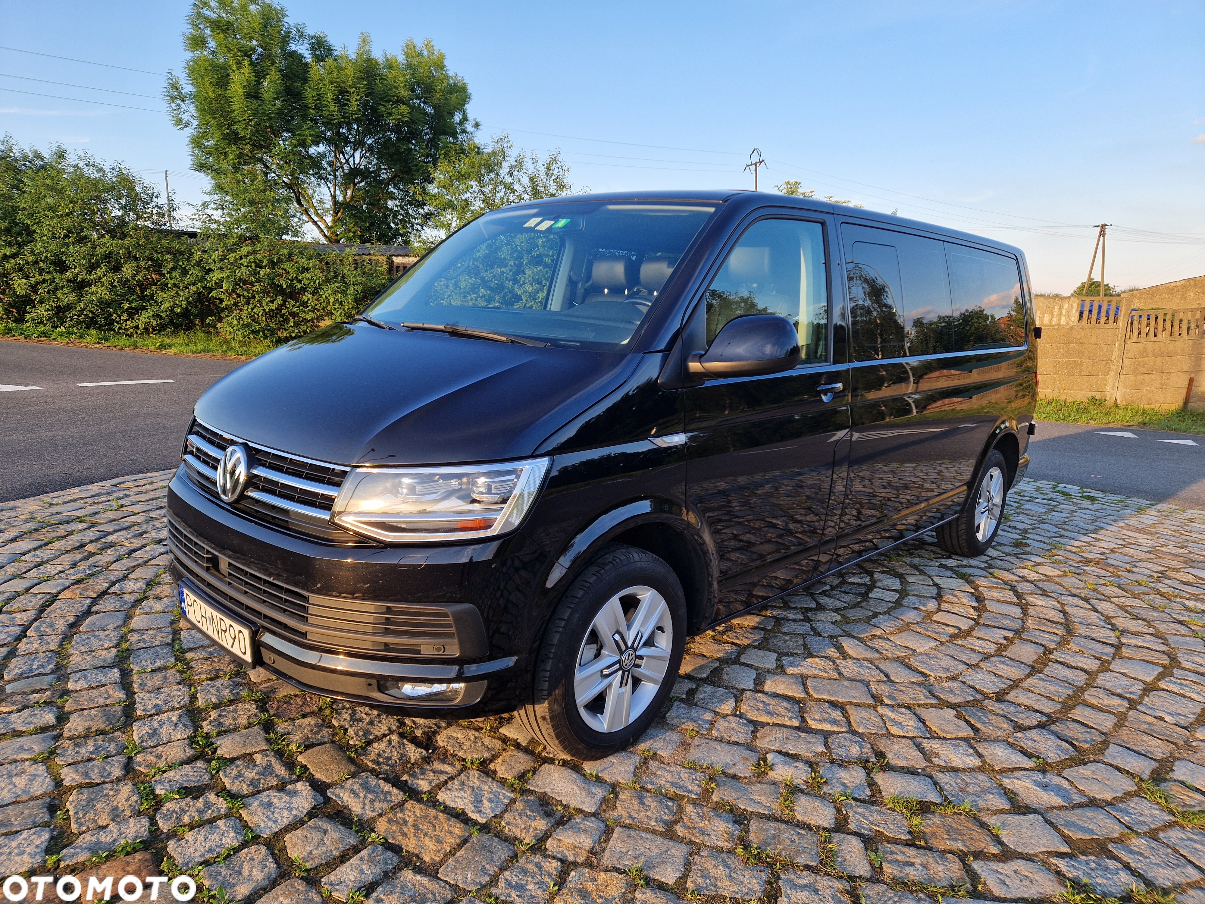 Volkswagen Caravelle 2.0 BiTDI L2 Highline 4Motion DSG - 2