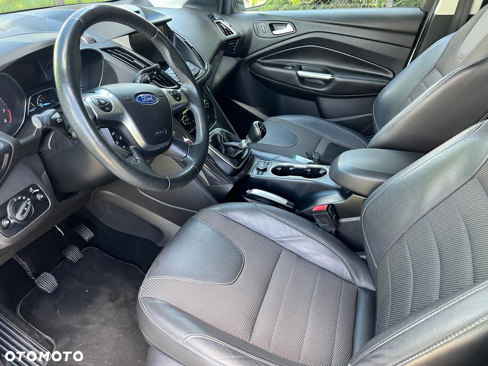 Ford Kuga 1.5 EcoBoost 2x4 Titanium - 10