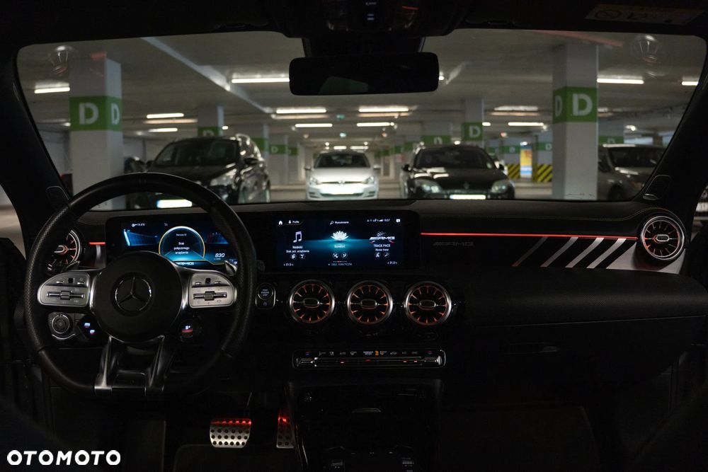 Mercedes-Benz CLA - 24