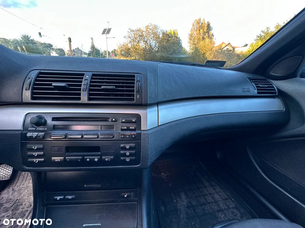 BMW Seria 3 318i Touring - 17