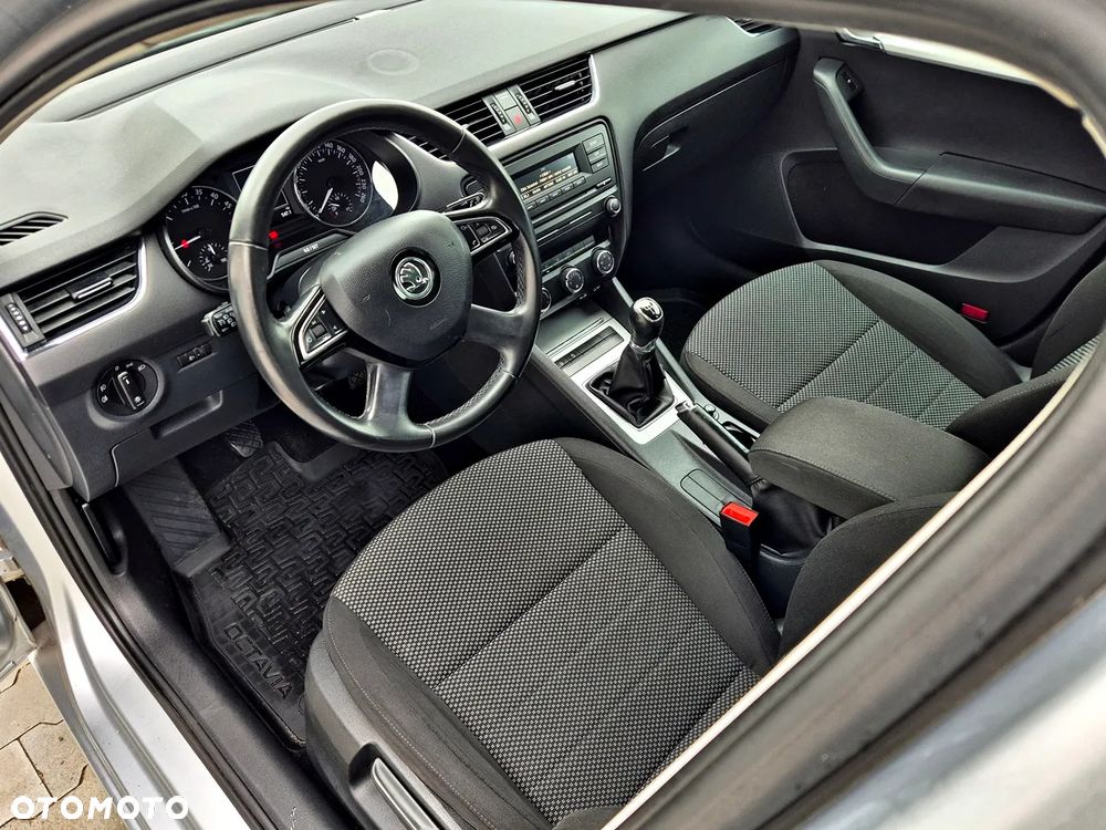 Skoda Octavia 1.6 TDI DPF Ambition - 6