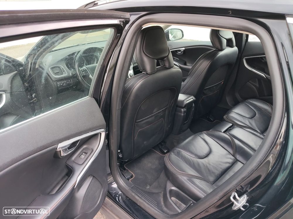 Volvo V40 Cross Country - 13