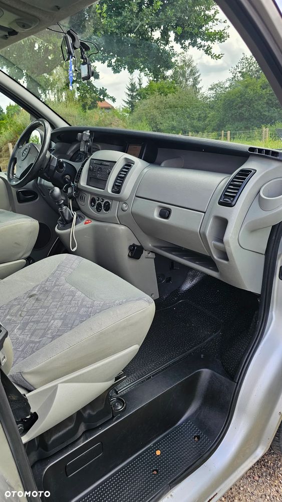 Opel Vivaro - 10