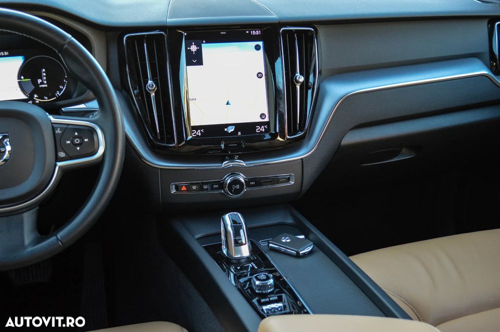 Volvo XC 60 Recharge T8 Twin Engine eAWD Inscription - 19