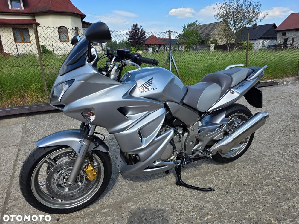 Honda CBF - 10