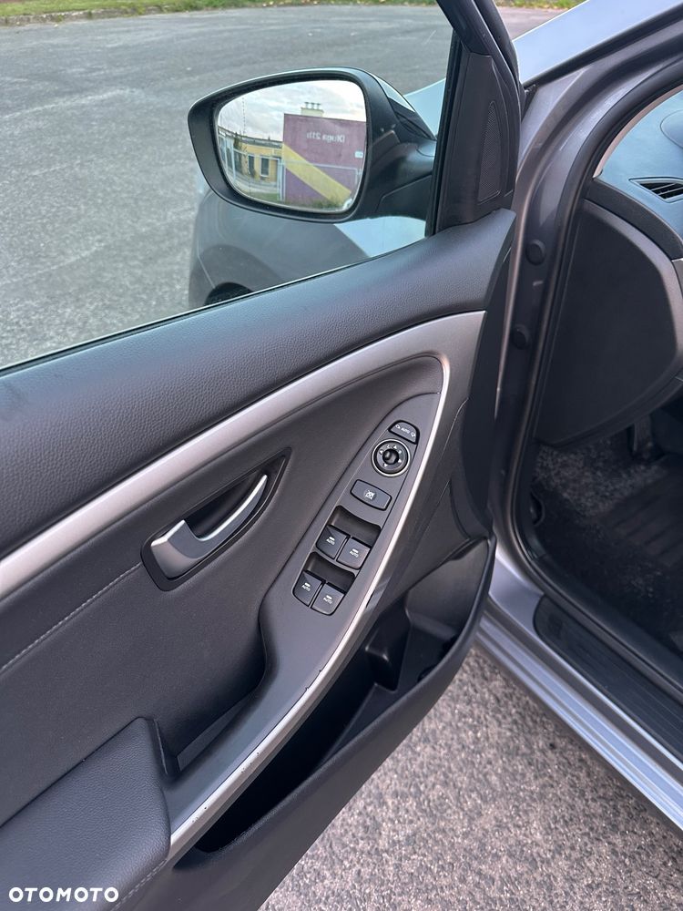 Hyundai i30 1.6 GDI Premium - 21