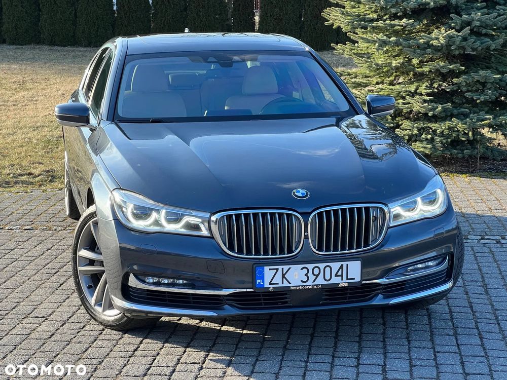 BMW Seria 7 750i xDrive - 12