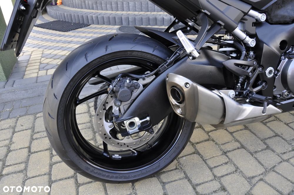 Suzuki GSX 1000 - 15