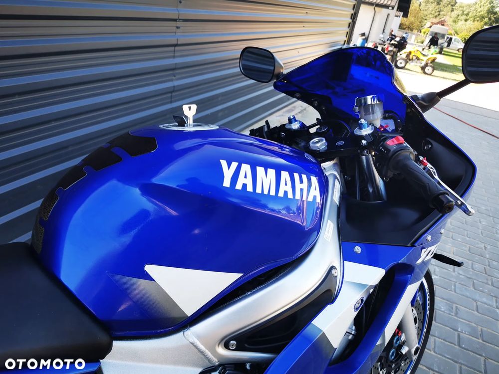 Yamaha R6 - 19