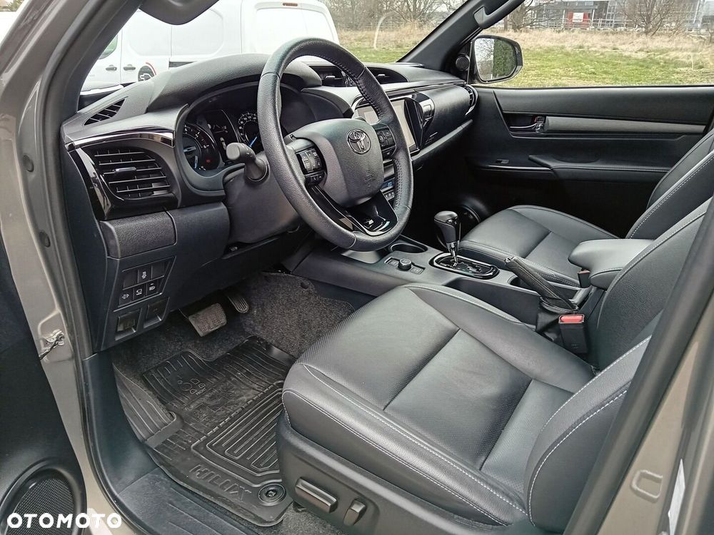 Toyota Hilux 2.8 D-4D mHEV Double Cab Invincible 4x4 - 11