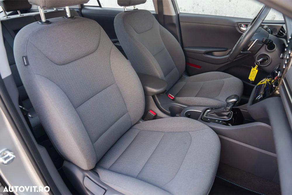 Hyundai IONIQ 1.6 GDI Premium - 16